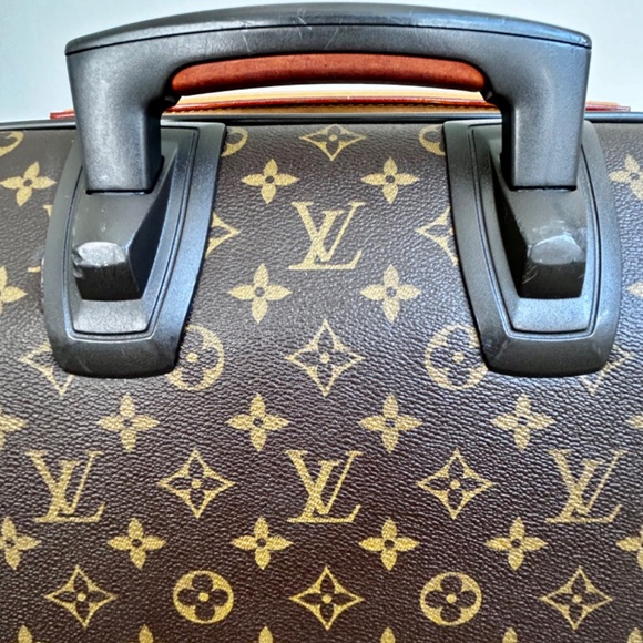 Louis Vuitton Monogram Pegase 60 Rolling Luggage - Picture 9 of 16